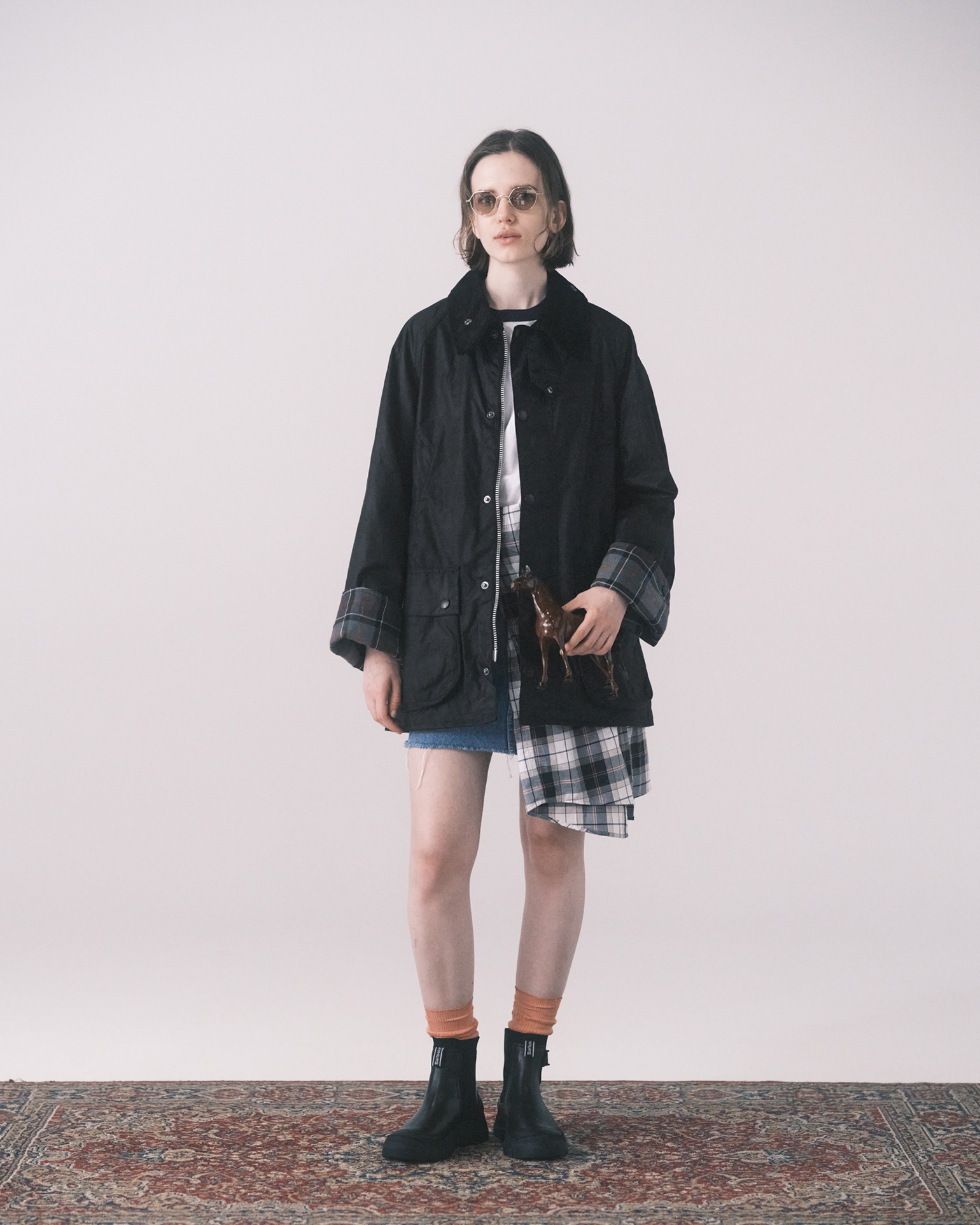 Oversized Bedaleを着用した女性